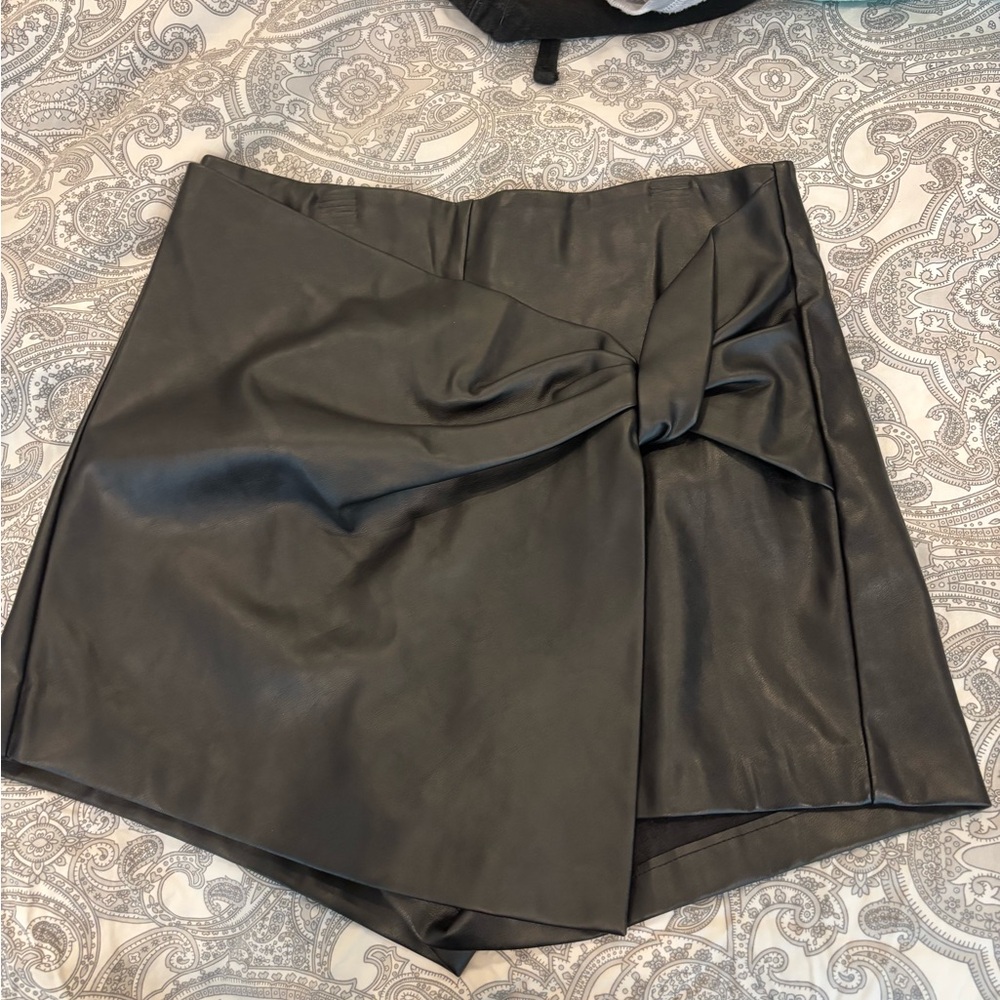 Zara Black Faux Leather Skort